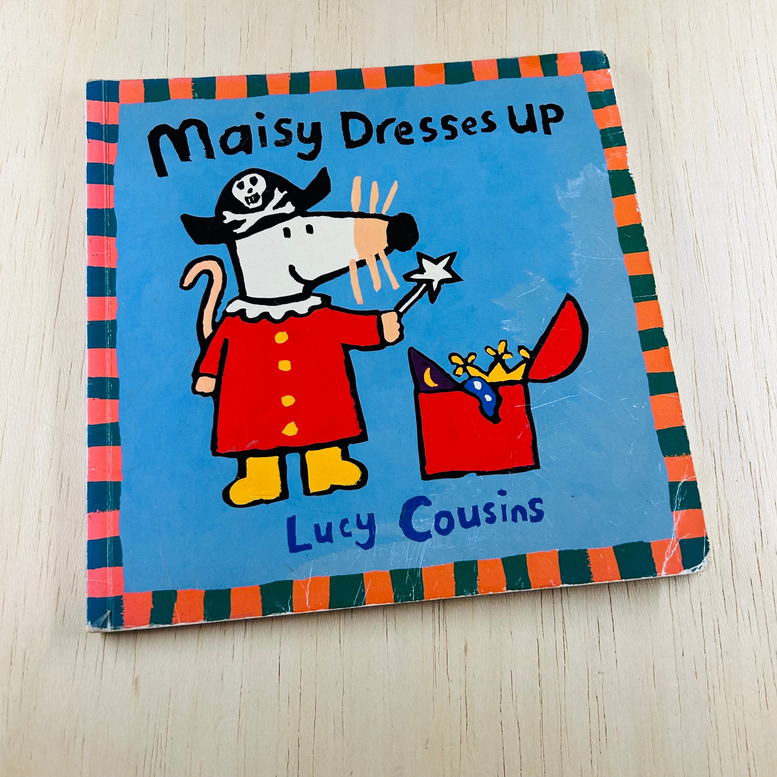 Maisy Dresses Up