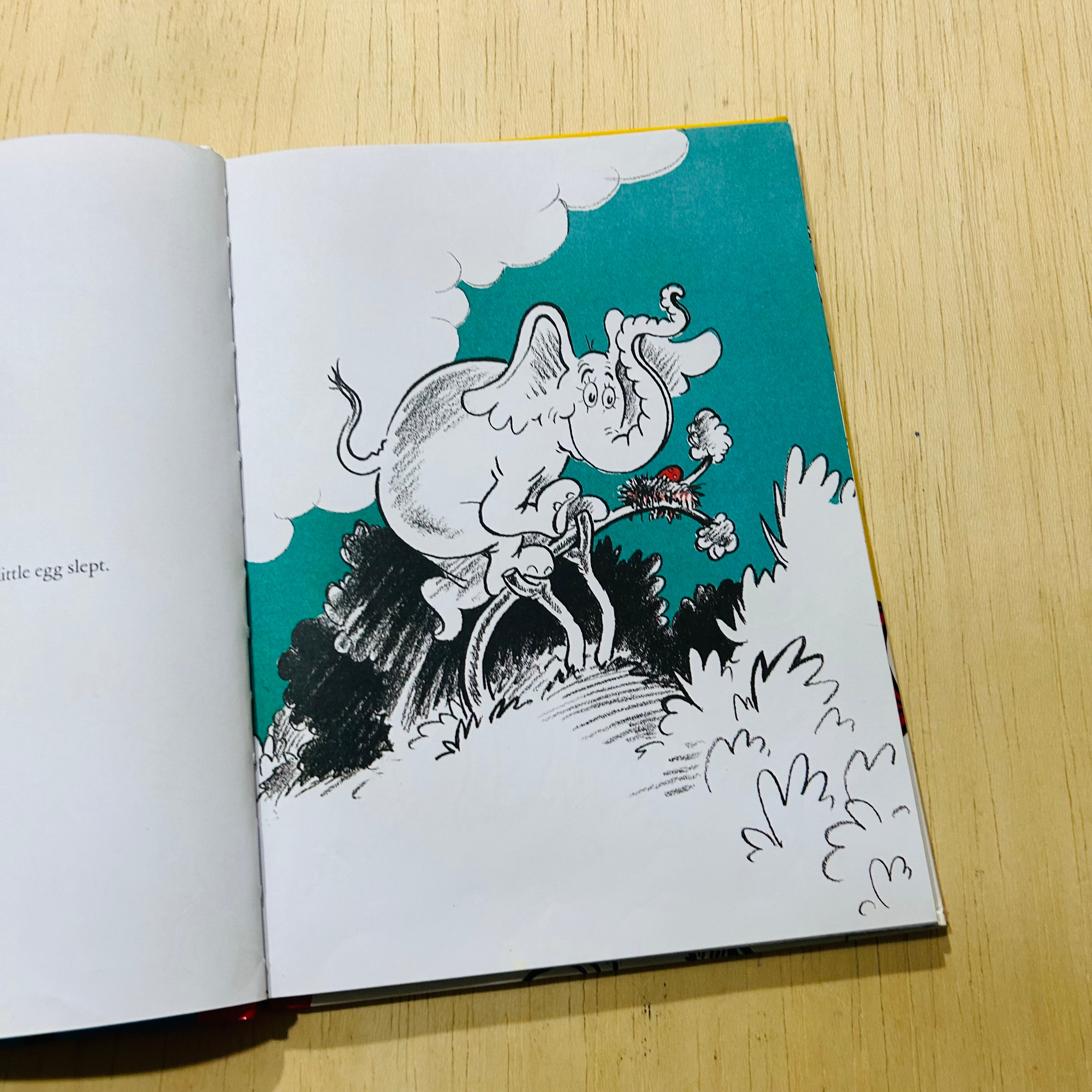 Horton Hatches an Egg - Hardcover