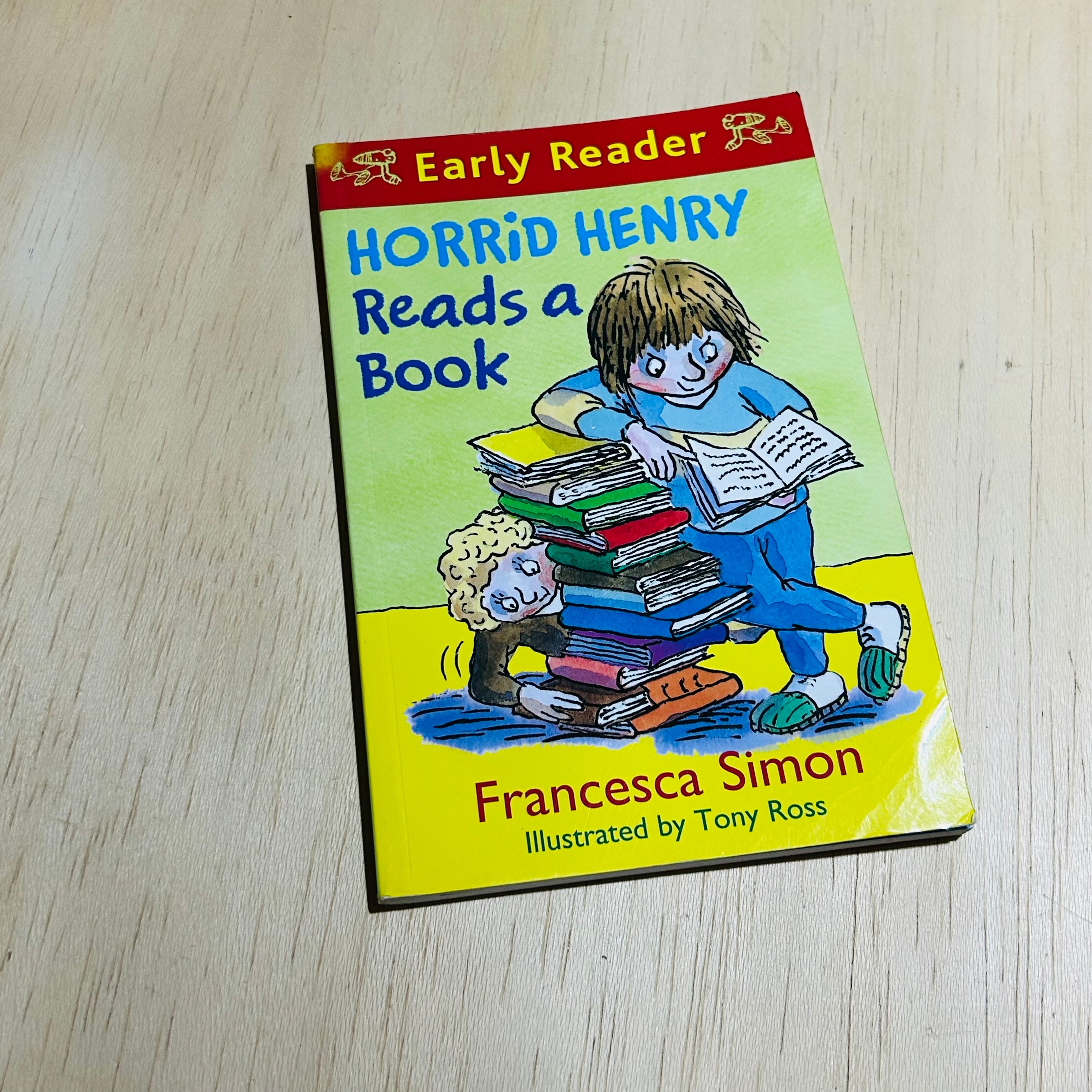 Horrid Henry - Reads a Book